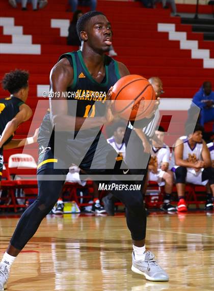 Thumbnail 1 in Narbonne vs. Lynwood (Ryse Williams/Pac Shores Tournament) photogallery.