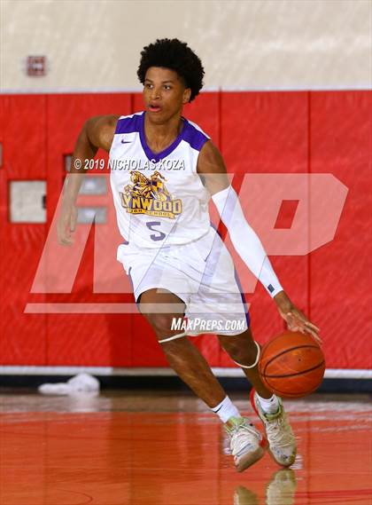 Thumbnail 2 in Narbonne vs. Lynwood (Ryse Williams/Pac Shores Tournament) photogallery.