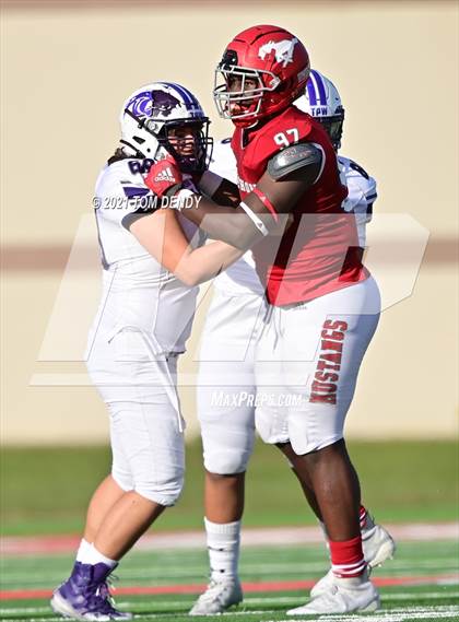 Thumbnail 2 in North Shore v Ridge Point (UIL 6A Region 3 Championship) photogallery.