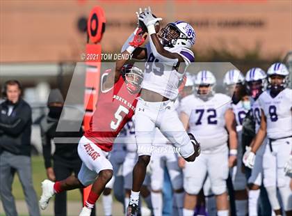 Thumbnail 2 in North Shore v Ridge Point (UIL 6A Region 3 Championship) photogallery.