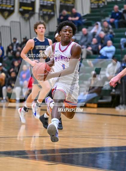Thumbnail 3 in Monroe vs. Sutherland (NYSPHSAA Section V Class A2 Semifinals) photogallery.