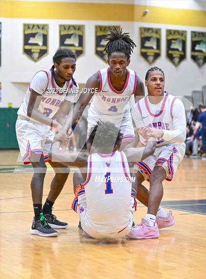 Thumbnail 3 in Monroe vs. Sutherland (NYSPHSAA Section V Class A2 Semifinals) photogallery.