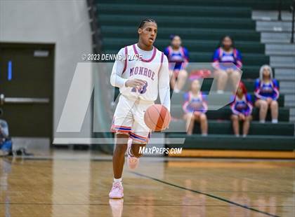 Thumbnail 1 in Monroe vs. Sutherland (NYSPHSAA Section V Class A2 Semifinals) photogallery.