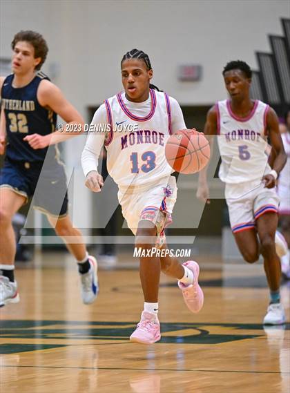 Thumbnail 2 in Monroe vs. Sutherland (NYSPHSAA Section V Class A2 Semifinals) photogallery.