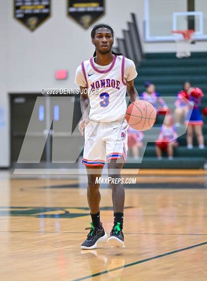 Thumbnail 3 in Monroe vs. Sutherland (NYSPHSAA Section V Class A2 Semifinals) photogallery.