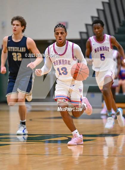 Thumbnail 3 in Monroe vs. Sutherland (NYSPHSAA Section V Class A2 Semifinals) photogallery.