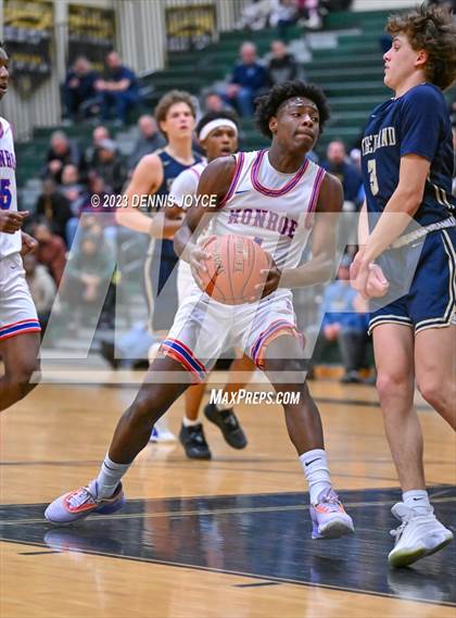 Thumbnail 2 in Monroe vs. Sutherland (NYSPHSAA Section V Class A2 Semifinals) photogallery.