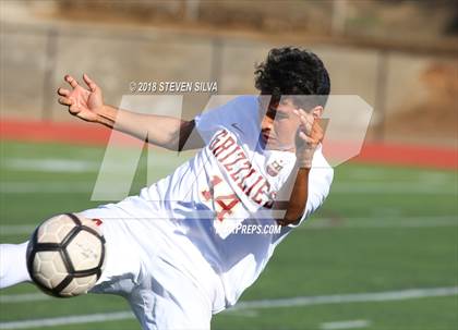 Thumbnail 1 in La Costa Canyon vs. Mission Hills (Grossmont Holiday Tournament) photogallery.