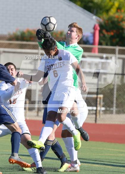 Thumbnail 2 in La Costa Canyon vs. Mission Hills (Grossmont Holiday Tournament) photogallery.
