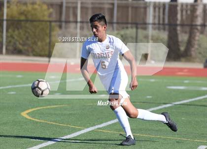 Thumbnail 1 in La Costa Canyon vs. Mission Hills (Grossmont Holiday Tournament) photogallery.