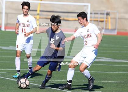 Thumbnail 2 in La Costa Canyon vs. Mission Hills (Grossmont Holiday Tournament) photogallery.