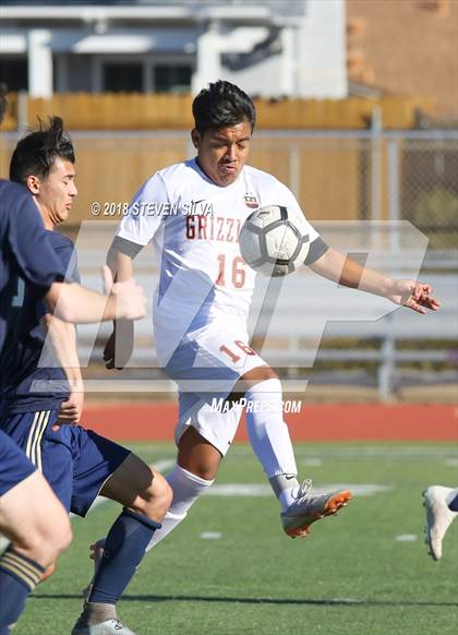 Thumbnail 1 in La Costa Canyon vs. Mission Hills (Grossmont Holiday Tournament) photogallery.