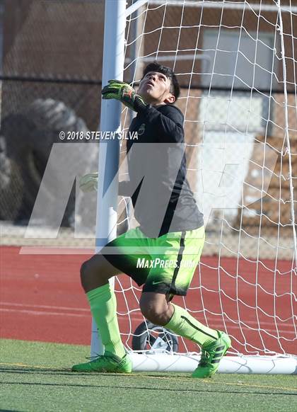 Thumbnail 2 in La Costa Canyon vs. Mission Hills (Grossmont Holiday Tournament) photogallery.