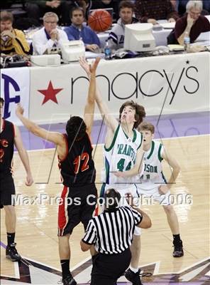 Thumbnail 1 in Santa Fe Christian vs. Branson (CIF State D5 Final) photogallery.
