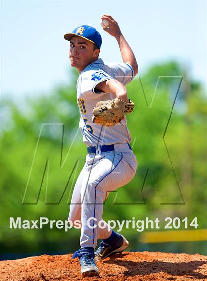 Thumbnail 2 in MacArthur vs. East Meadow (Section 8 Class AA Quarterfinal) photogallery.