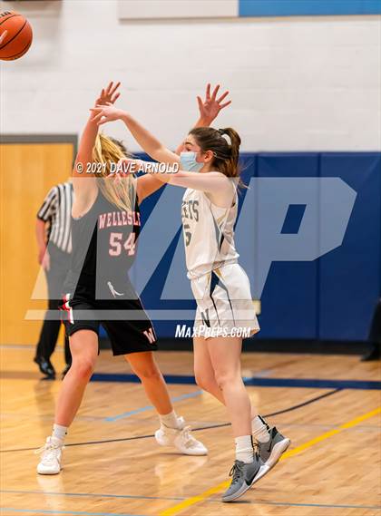 Thumbnail 1 in Wellesley @ Needham photogallery.