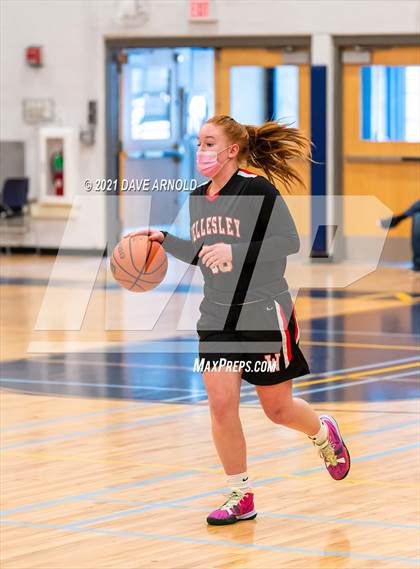 Thumbnail 2 in Wellesley @ Needham photogallery.