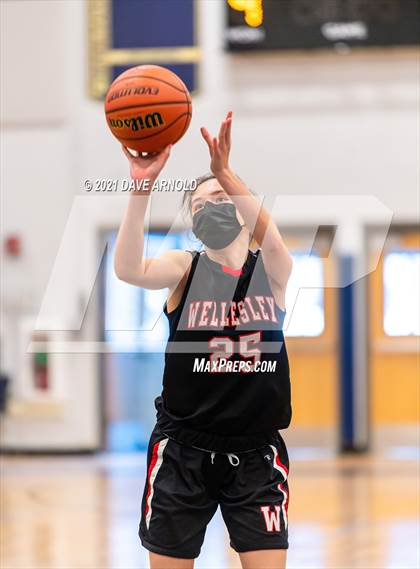 Thumbnail 2 in Wellesley @ Needham photogallery.