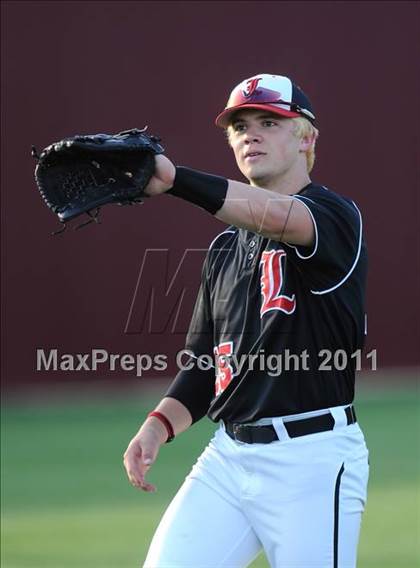 Thumbnail 3 in Lovejoy vs Sanger (3A Region 2 Area Playoffs) photogallery.