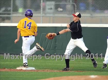 Thumbnail 3 in Lovejoy vs Sanger (3A Region 2 Area Playoffs) photogallery.
