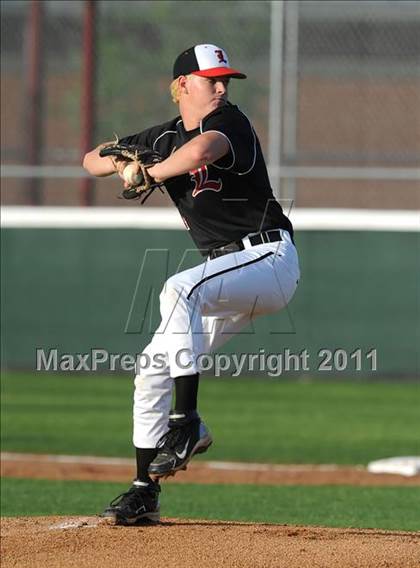 Thumbnail 3 in Lovejoy vs Sanger (3A Region 2 Area Playoffs) photogallery.