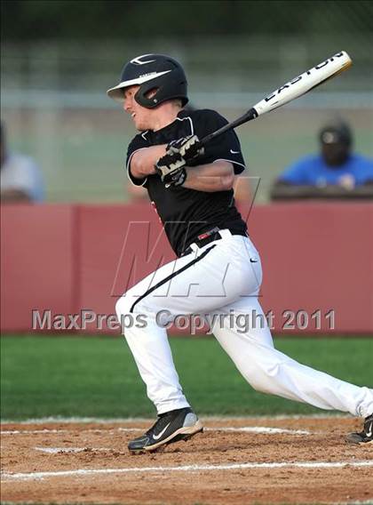 Thumbnail 2 in Lovejoy vs Sanger (3A Region 2 Area Playoffs) photogallery.