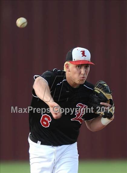 Thumbnail 2 in Lovejoy vs Sanger (3A Region 2 Area Playoffs) photogallery.