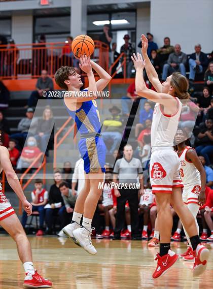 Thumbnail 1 in Drew Central vs. Bergman (AAA 3A State Playoff first round) photogallery.
