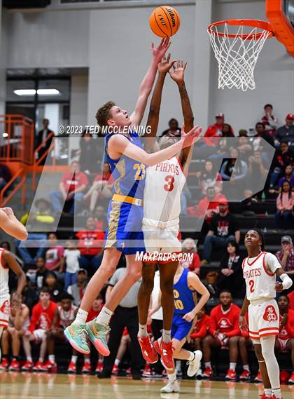 Thumbnail 1 in Drew Central vs. Bergman (AAA 3A State Playoff first round) photogallery.