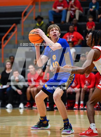 Thumbnail 3 in Drew Central vs. Bergman (AAA 3A State Playoff first round) photogallery.