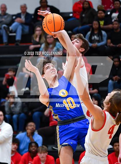 Thumbnail 1 in Drew Central vs. Bergman (AAA 3A State Playoff first round) photogallery.