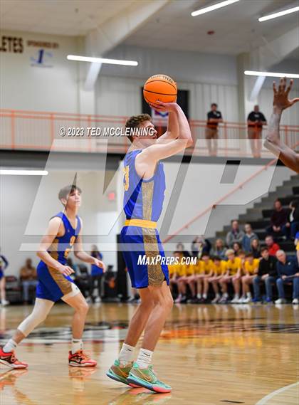 Thumbnail 2 in Drew Central vs. Bergman (AAA 3A State Playoff first round) photogallery.