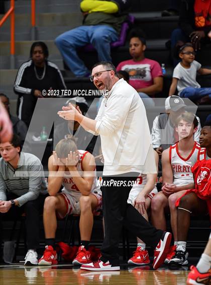 Thumbnail 2 in Drew Central vs. Bergman (AAA 3A State Playoff first round) photogallery.