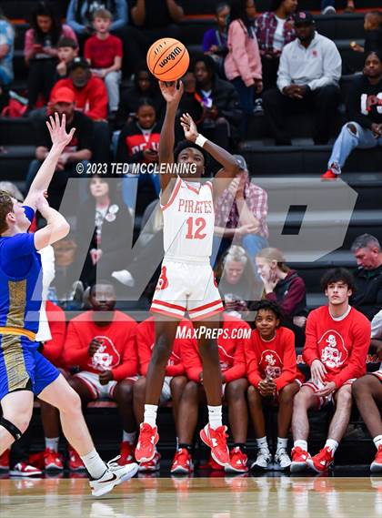 Thumbnail 2 in Drew Central vs. Bergman (AAA 3A State Playoff first round) photogallery.