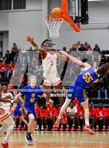 Thumbnail 1 in Drew Central vs. Bergman (AAA 3A State Playoff first round) photogallery.