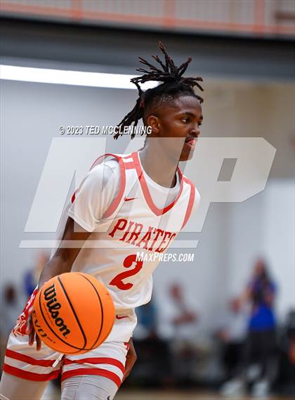 Thumbnail 1 in Drew Central vs. Bergman (AAA 3A State Playoff first round) photogallery.