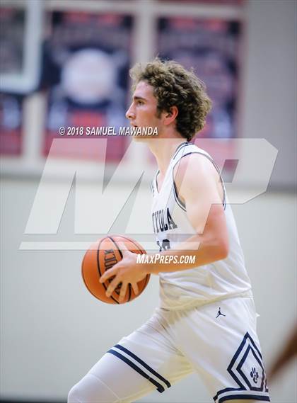 Thumbnail 1 in El Camino Real vs Loyola (17th Annual Rose City Round ball Classic) photogallery.