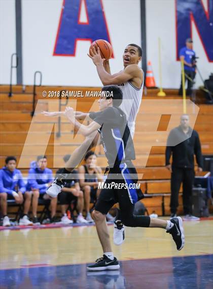 Thumbnail 1 in El Camino Real vs Loyola (17th Annual Rose City Round ball Classic) photogallery.