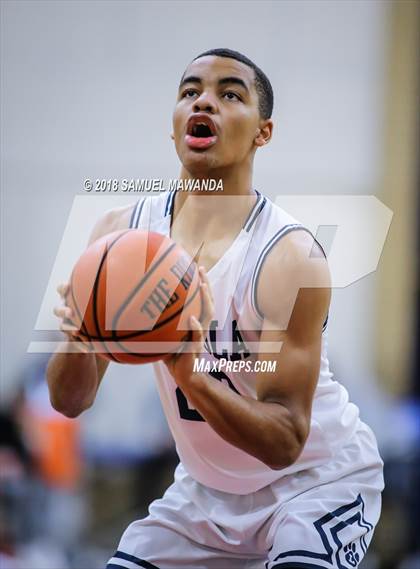 Thumbnail 2 in El Camino Real vs Loyola (17th Annual Rose City Round ball Classic) photogallery.