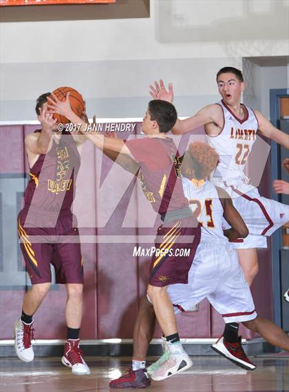 Thumbnail 1 in Liberty vs. Simi Valley (Rancho Mirage Holiday Invitational) photogallery.