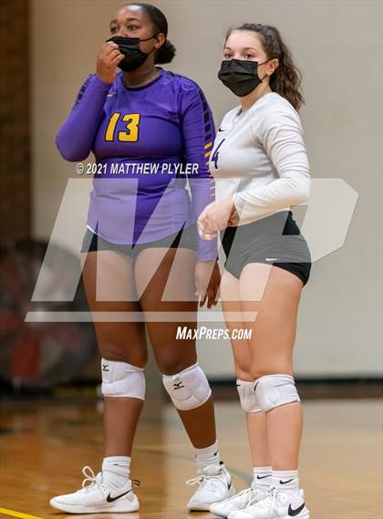 Thumbnail 2 in Jack Britt vs. Pine Forest photogallery.