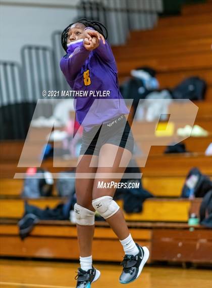 Thumbnail 2 in Jack Britt vs. Pine Forest photogallery.