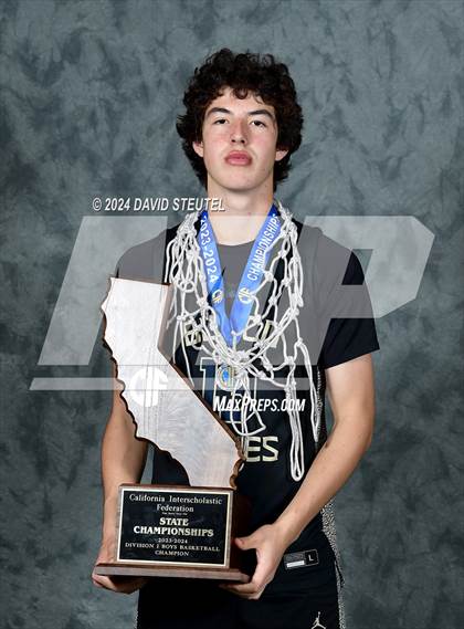 Thumbnail 3 in St. John Bosco (CIF State D1 Awards) photogallery.
