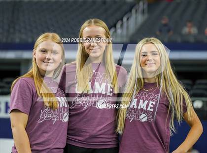 Thumbnail 2 in Stamford vs. Ganado (UIL 2A Division I Football Final) photogallery.