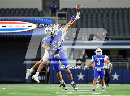 Thumbnail 3 in Stamford vs. Ganado (UIL 2A Division I Football Final) photogallery.