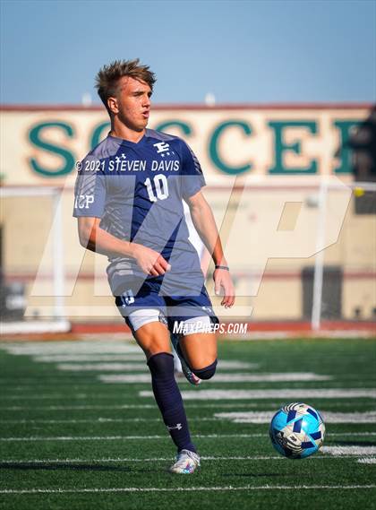 Thumbnail 2 in Queen Creek vs. Pinnacle (Coyote Classic Soccer Tournament) photogallery.