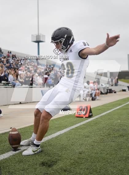Thumbnail 3 in Fort Bend Marshall vs Lake Creek (UIL 5A Region III Regional Playoff) photogallery.