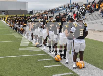 Thumbnail 2 in Fort Bend Marshall vs Lake Creek (UIL 5A Region III Regional Playoff) photogallery.