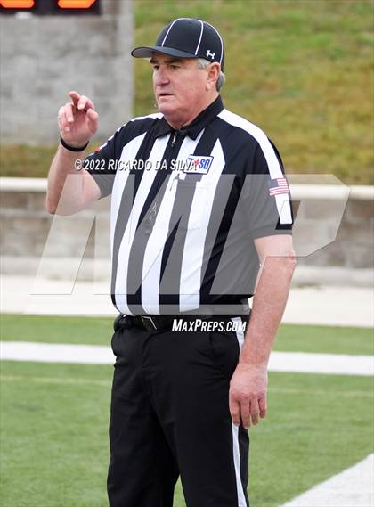 Thumbnail 1 in Fort Bend Marshall vs Lake Creek (UIL 5A Region III Regional Playoff) photogallery.