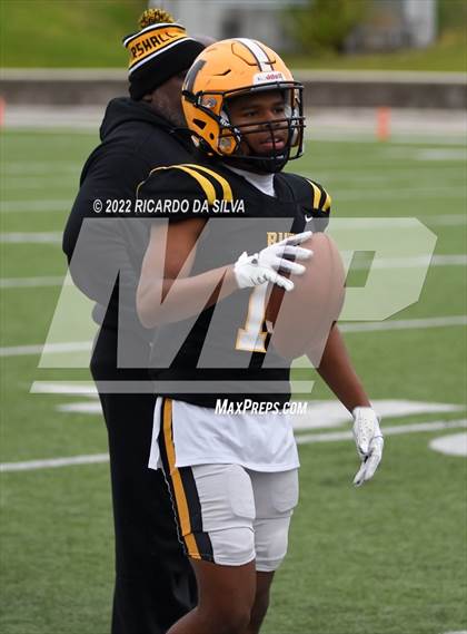 Thumbnail 3 in Fort Bend Marshall vs Lake Creek (UIL 5A Region III Regional Playoff) photogallery.